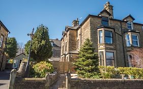 Compton Guest House Buxton 3*